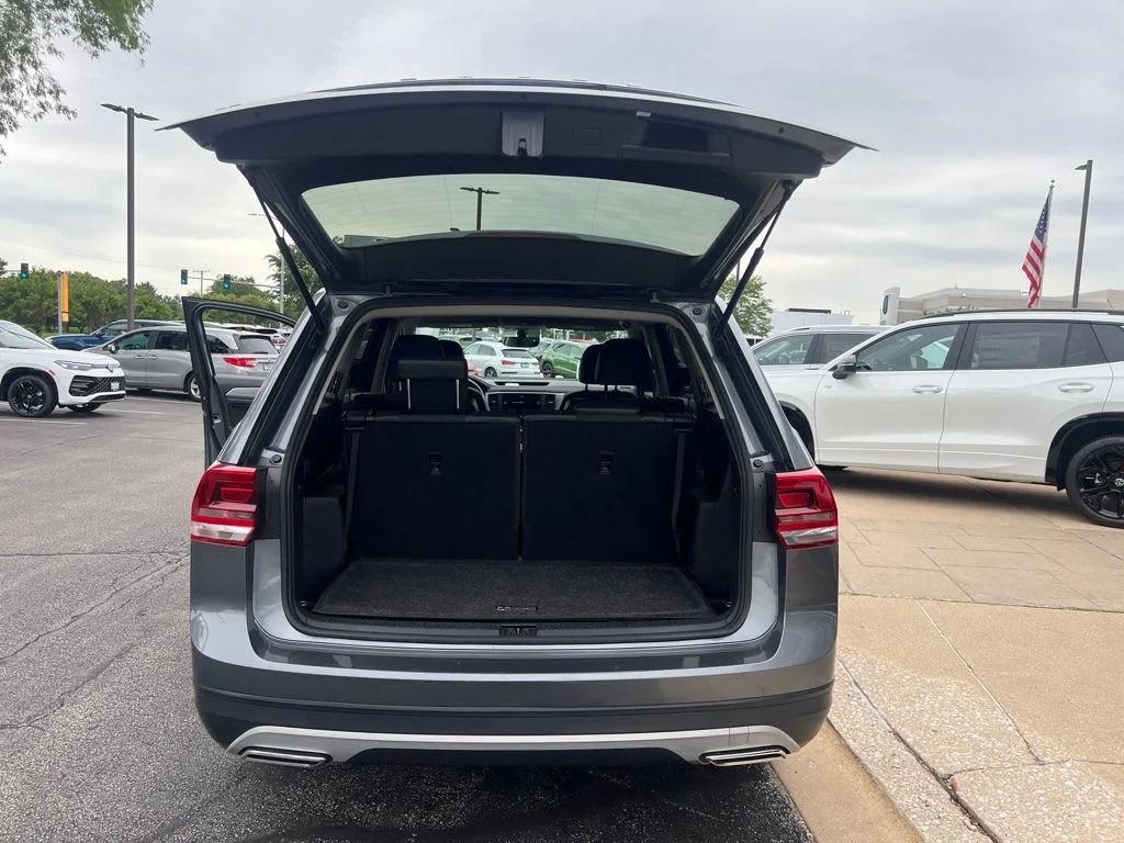 Used 2019 Gray Volkswagen 2.0T SE image 18