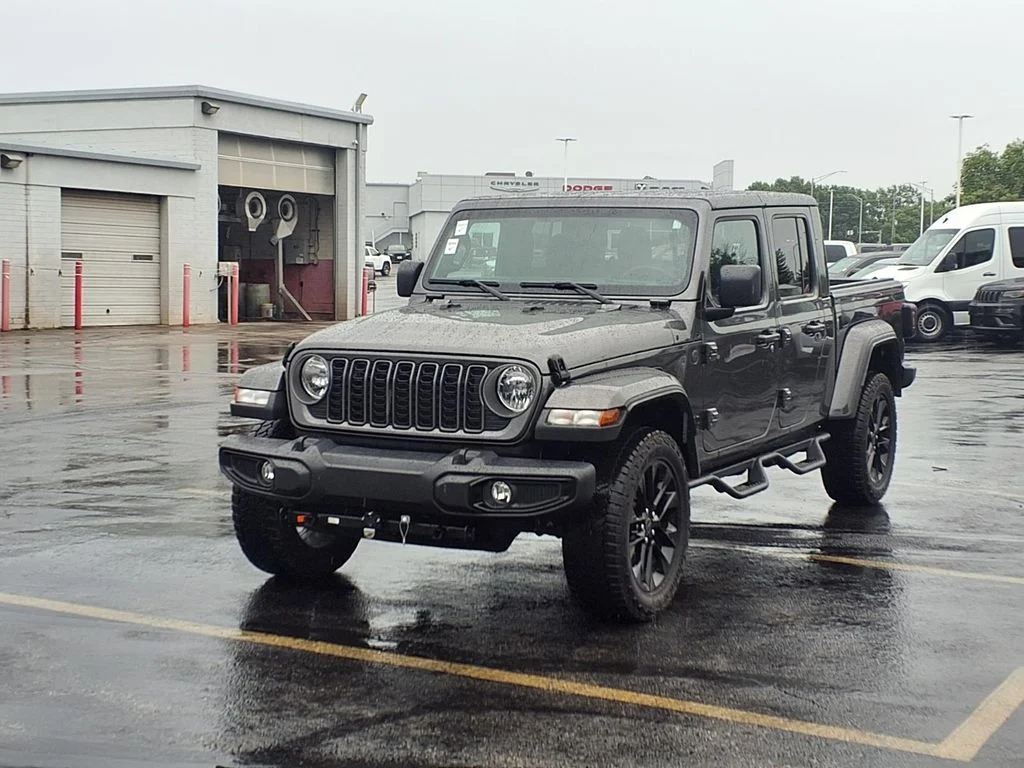 Used 2025 Jeep Gladiator Nighthawk with VIN 1C6PJTAG0SL507188 for sale in Kansas City
