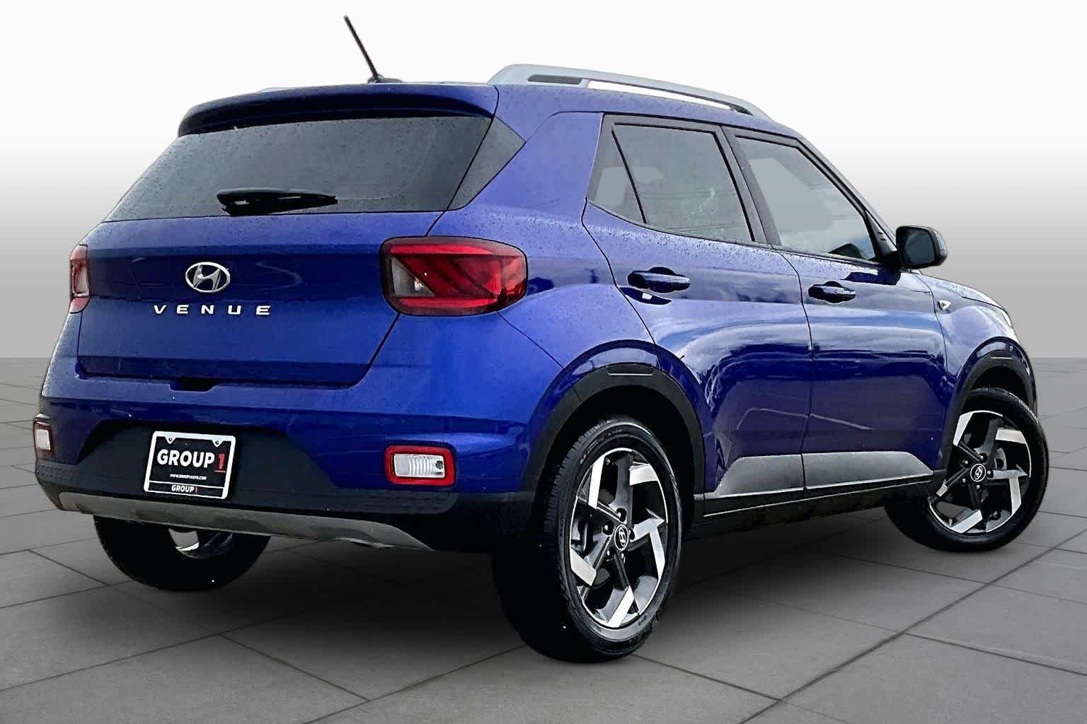 2025 Hyundai Venue SEL - Photo 13