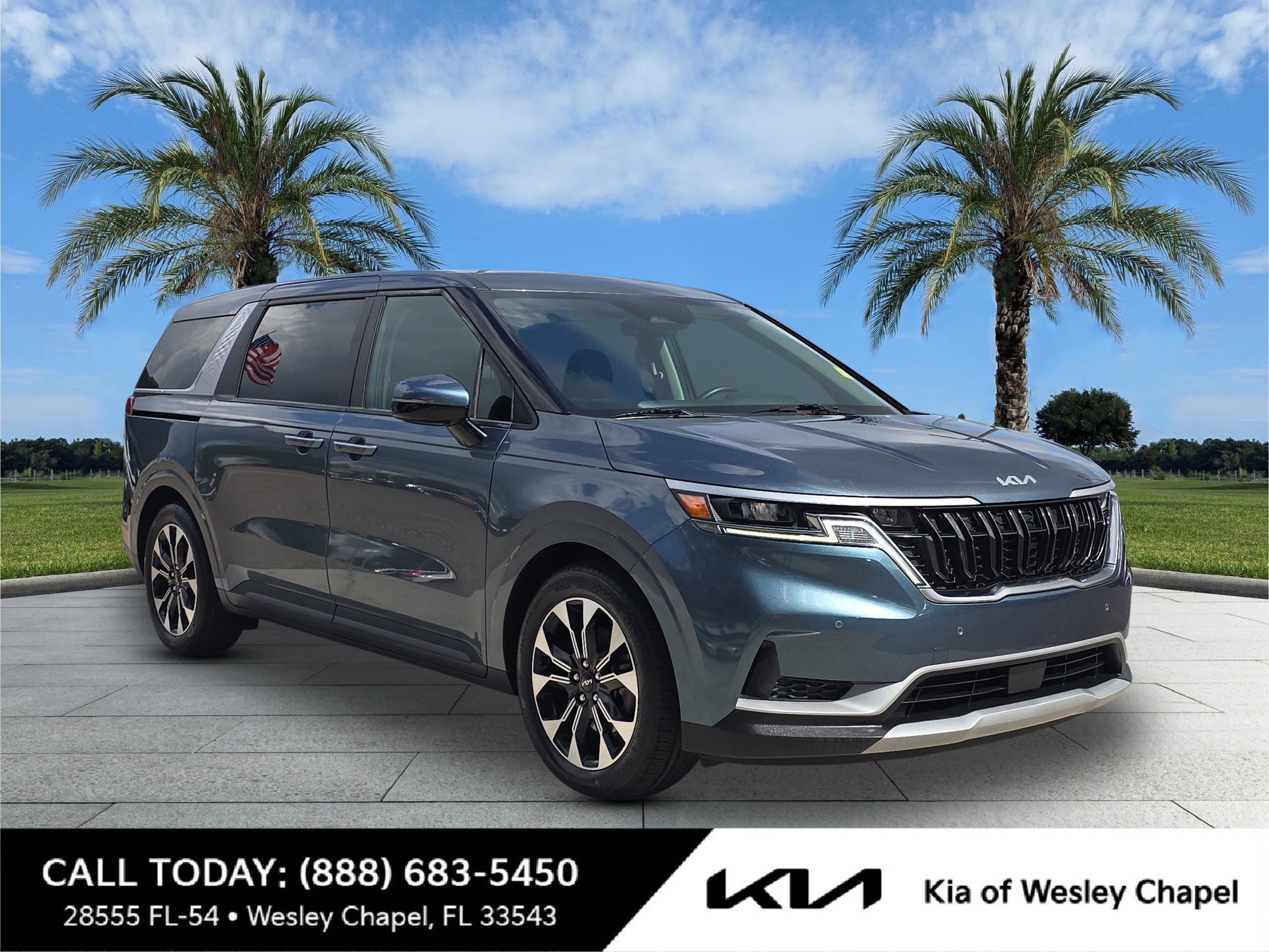 2023 Kia Sedona EX's photo