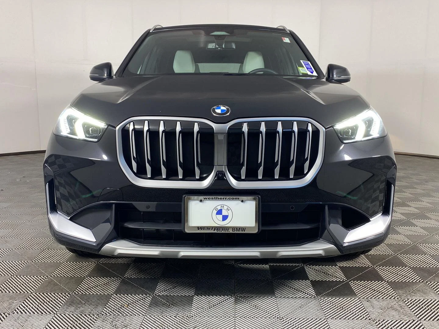 Used 2026 Black Sapphire Metallic BMW xDrive28i image 13