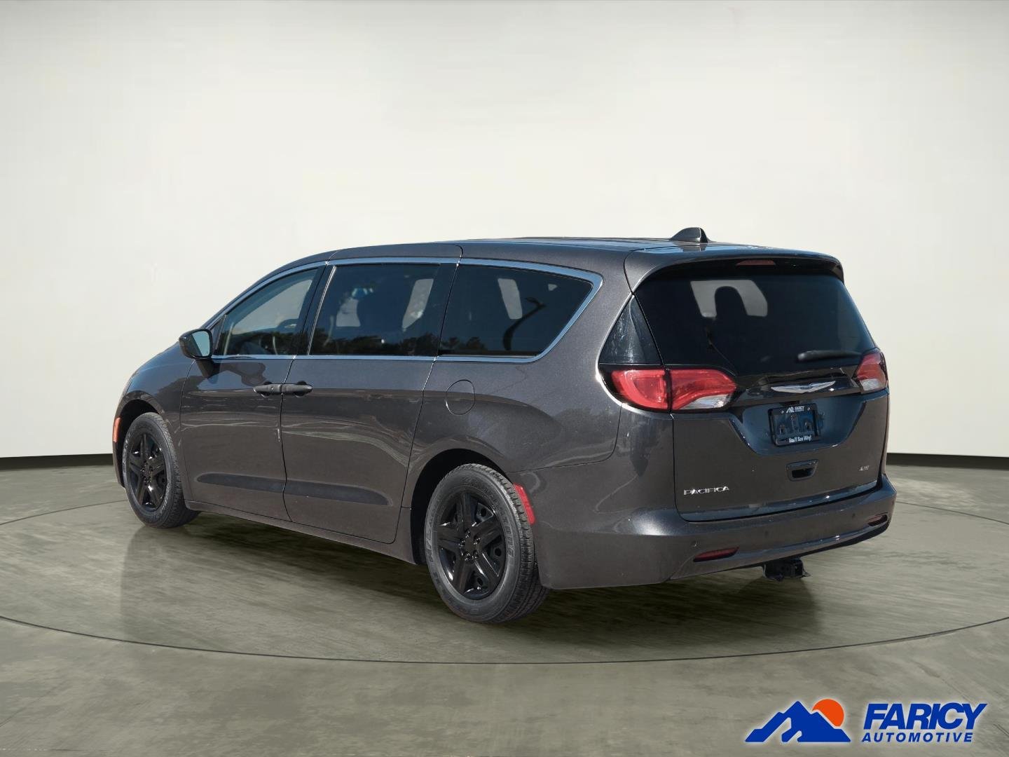 Used 2019 GRAY CHRYSLER L image 3
