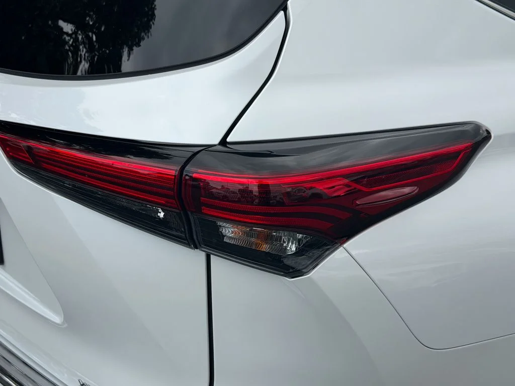 Used 2023 Wind Chill Pearl Toyota XLE image 6