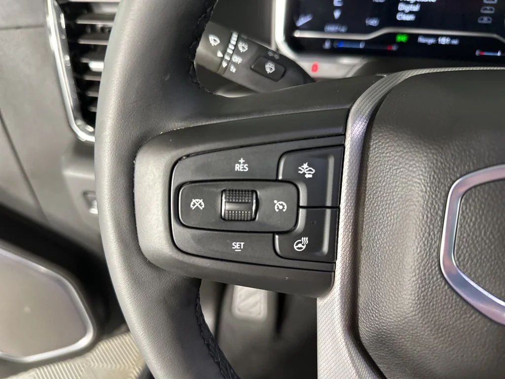 Used 2025 Black GMC Denali image 29