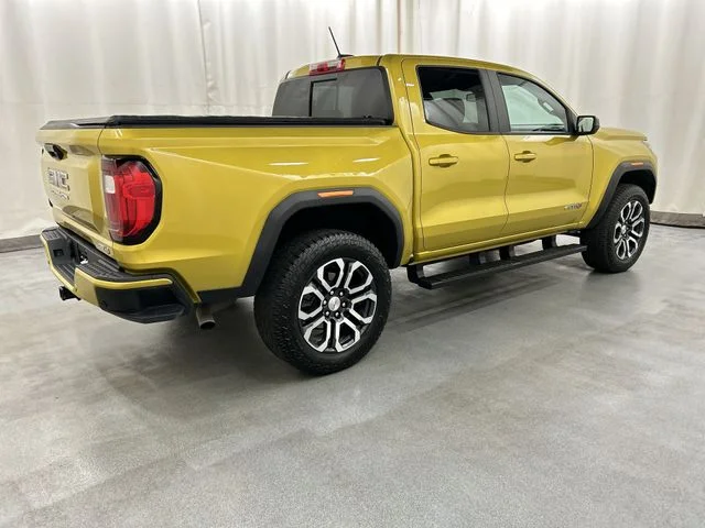 Used 2023  GMC AT4 image 4