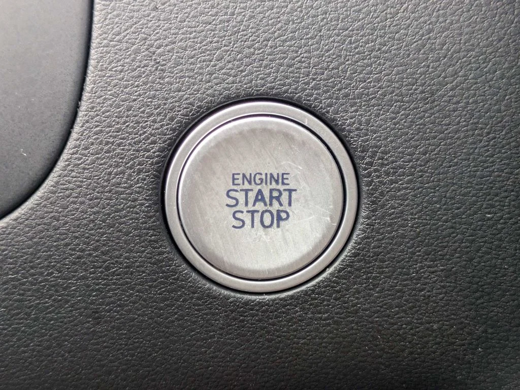 Used 2022 Gray Hyundai SEL image 33