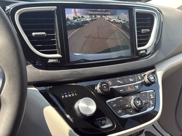 Used 2023 White Chrysler Touring L image 15