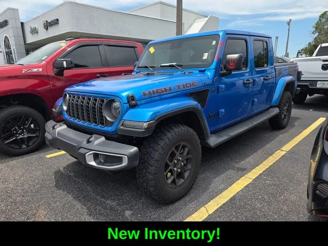 Certified Used 2025 Blue Jeep High Tide image 3