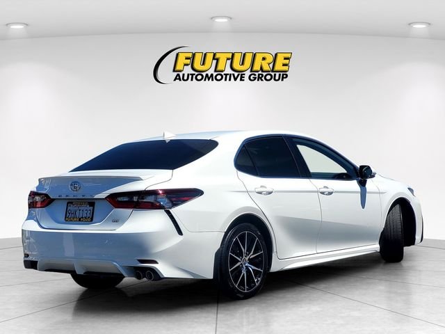 Used 2023 White Toyota SE image 4
