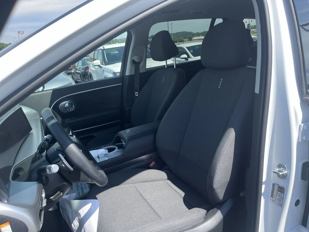 Used 2026 White Hyundai SE image 17