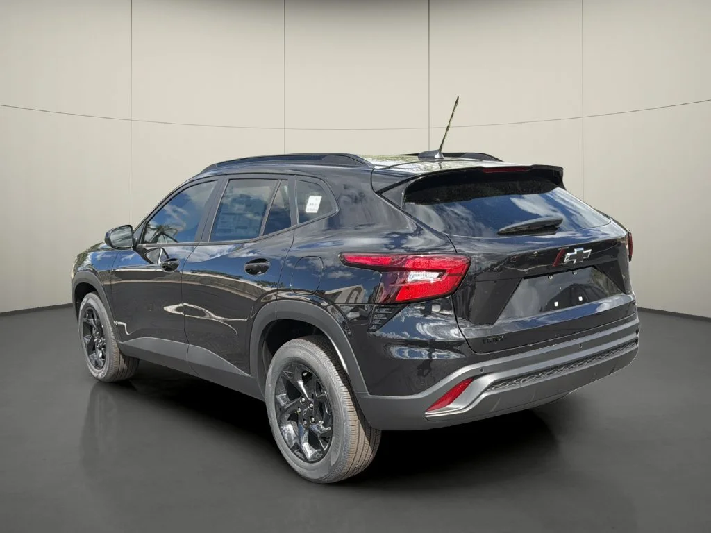 New 2026 Mosaic Black Metallic Chevrolet LT image 5