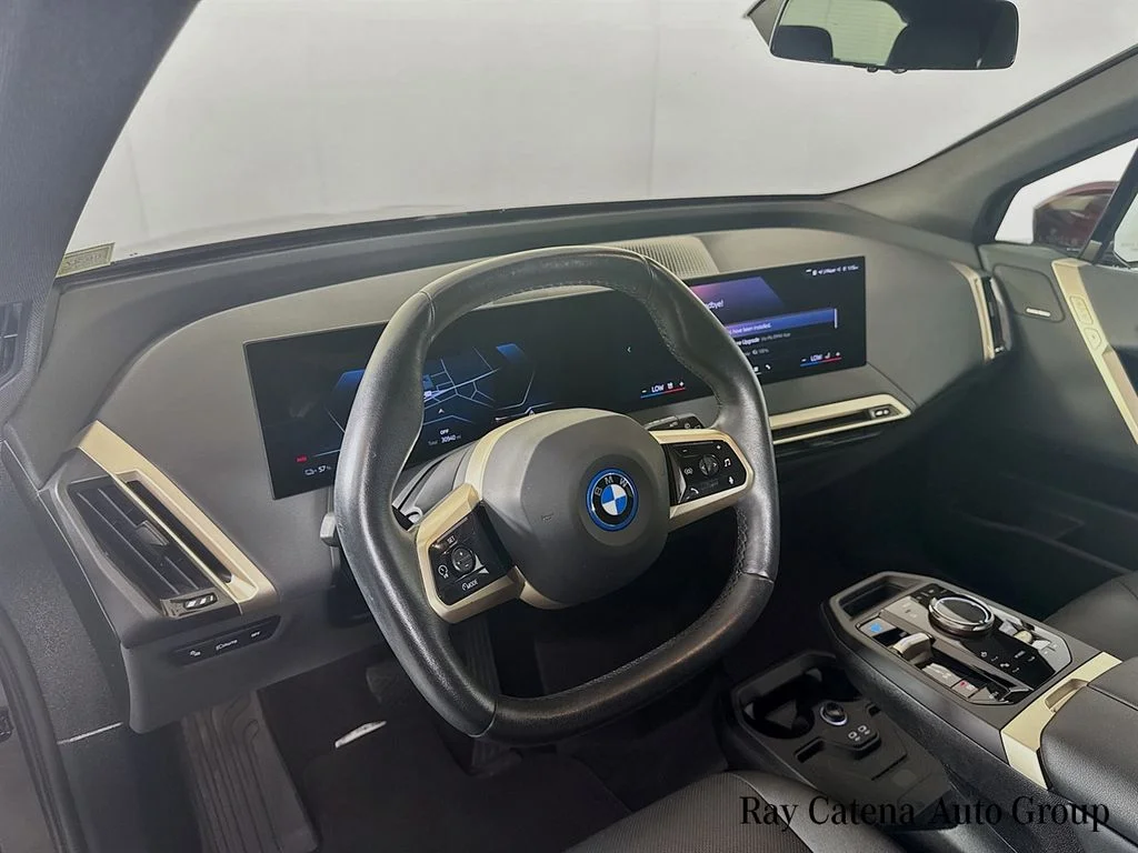 Used 2024 Red BMW xDrive50 image 9