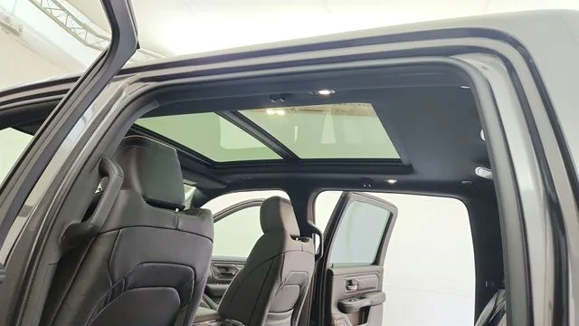 New 2026 Granite Crystal Metallic Clearcoat RAM Limited image 18