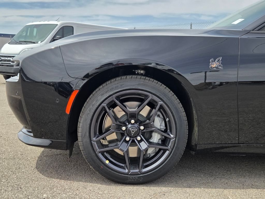 New 2026 Diamond Black Crystal Pearlcoat Dodge R/T Scat Pack image 5