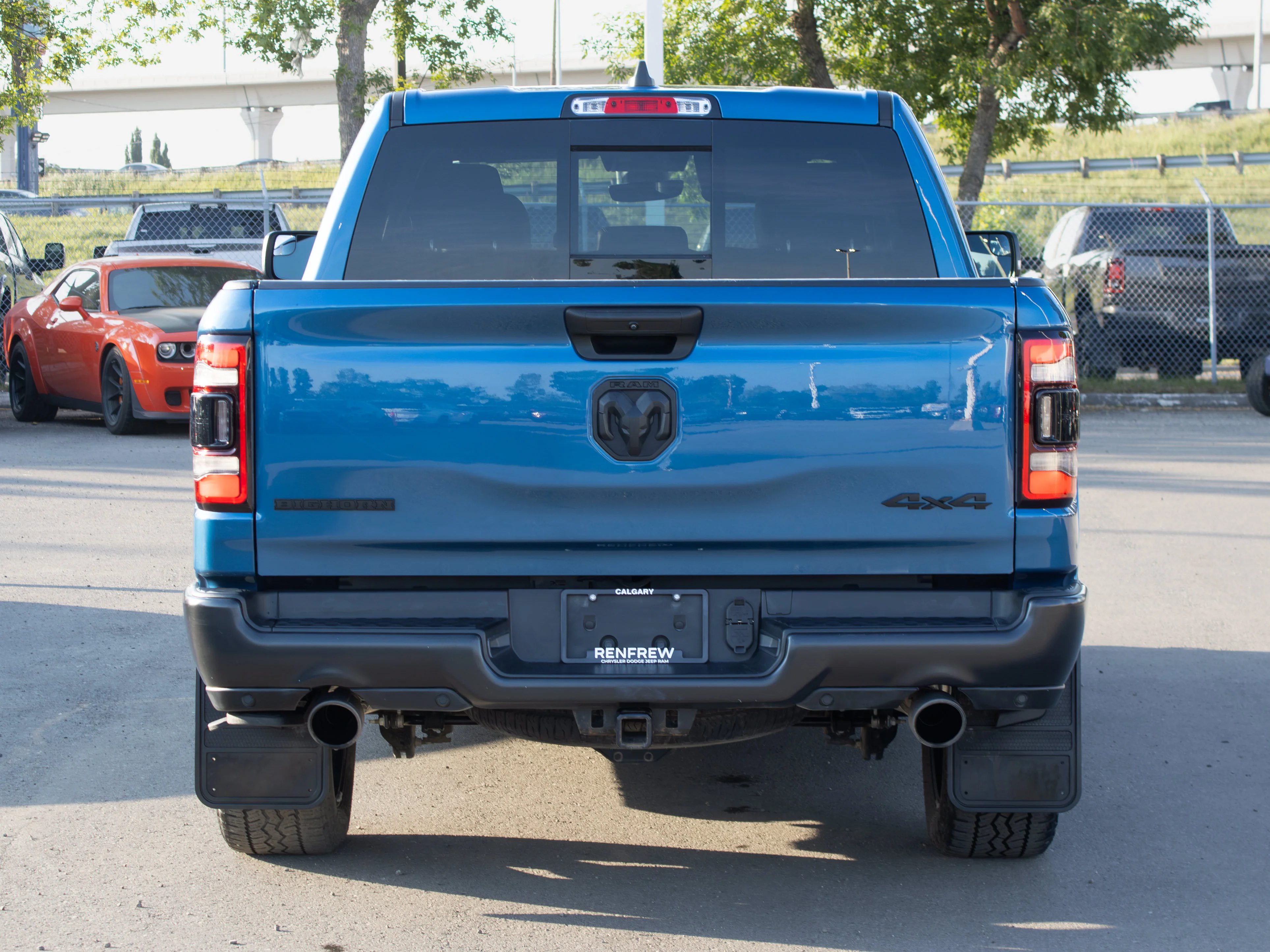 Used 2024 Blue RAM Big Horn* | 5.7L HEMI V8 | Heated Seats & Steering Wheel | 12 inches NAV Touchscreen image 16