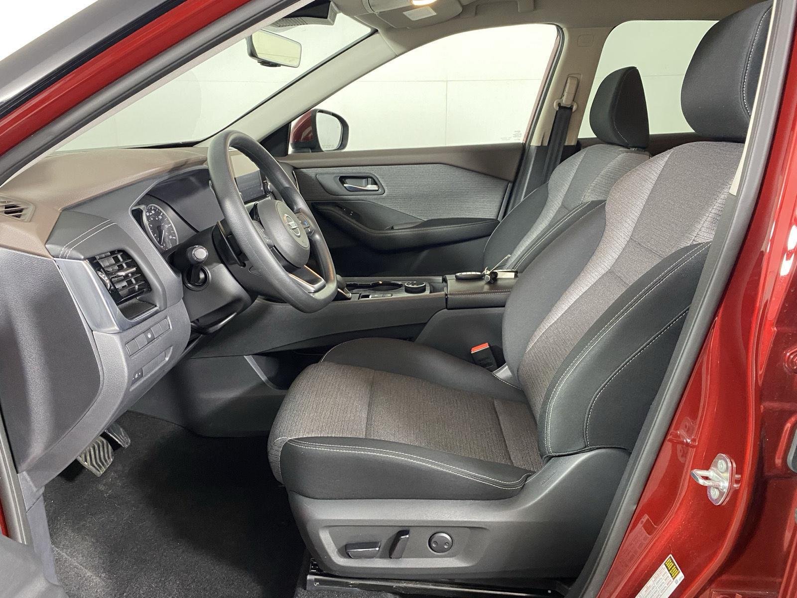 Used 2021 Scarlet Ember Tintcoat Nissan SV image 12