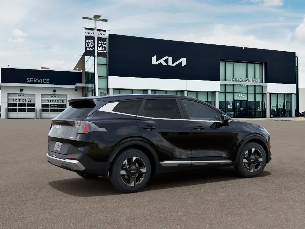 New 2027 Fusion Black Kia LX image 6
