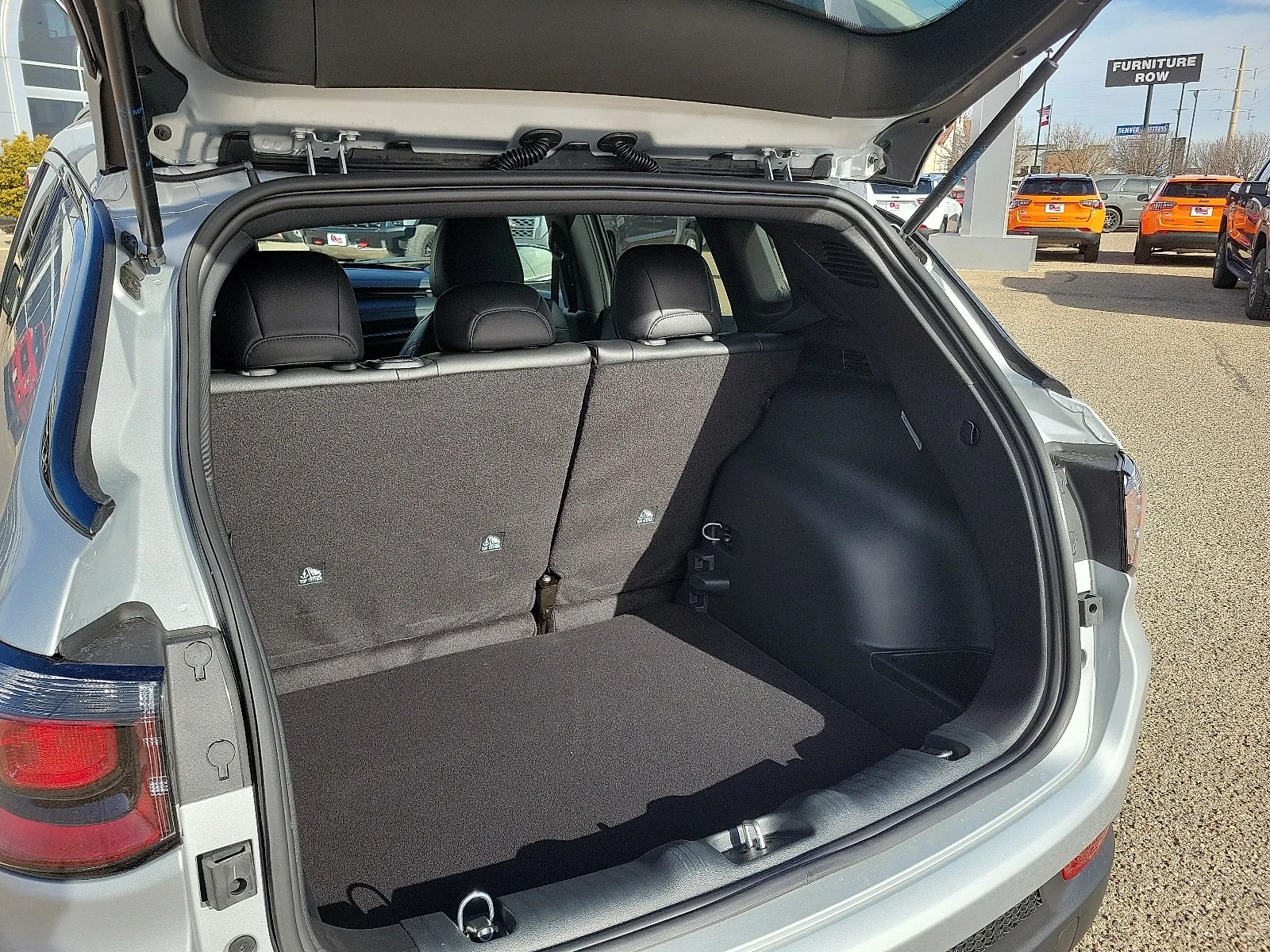 New 2026 Silver Zynith Jeep LATITUDE ALTITUDE 4X4 image 8