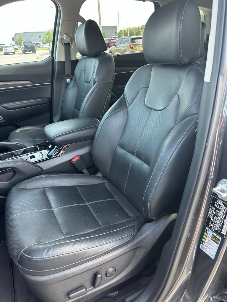 Certified Used 2022 Gray Kia EX image 17