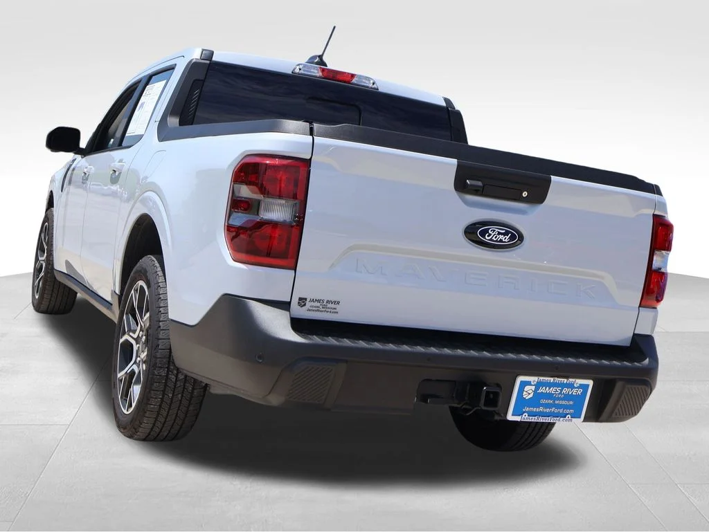 Certified Used 2025 White Metallic Ford Lariat image 4
