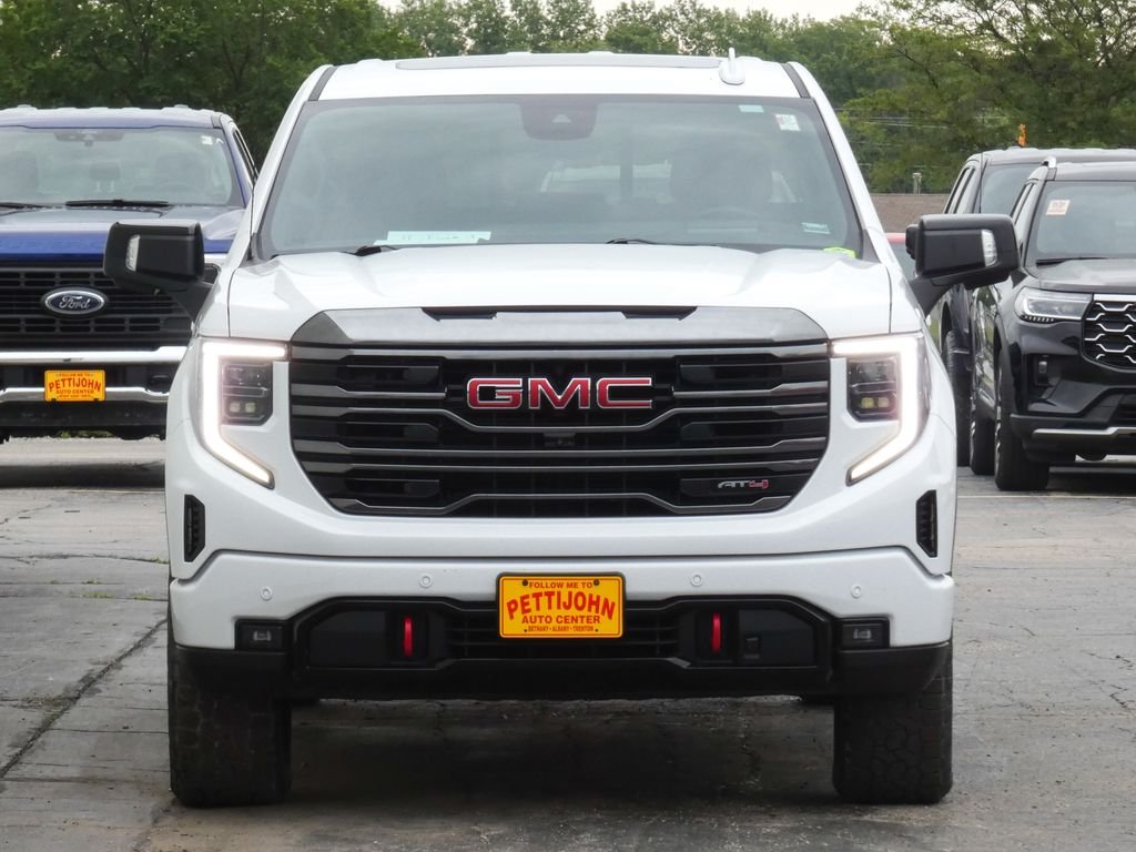 Used 2023 White GMC AT4 image 5