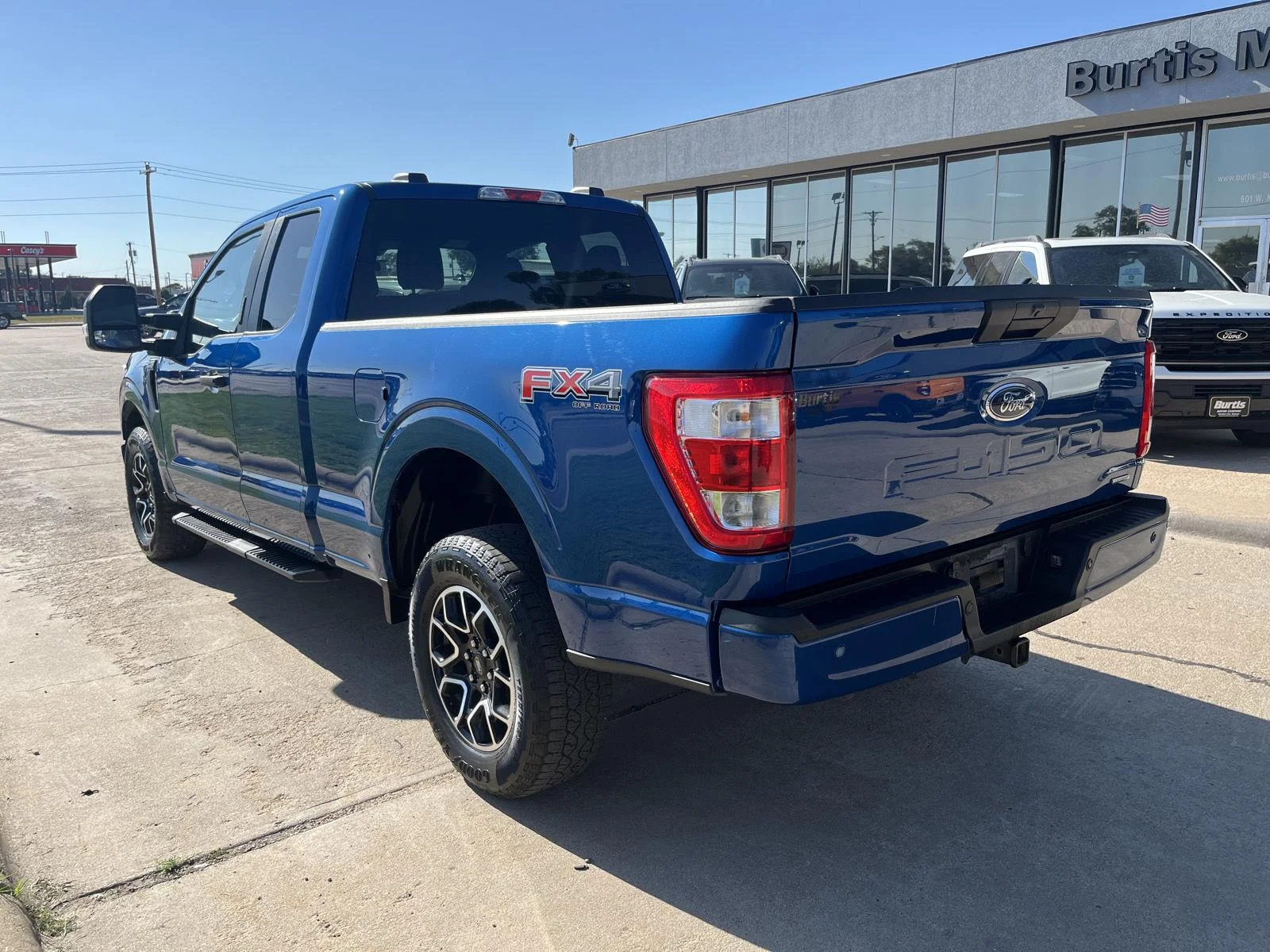 Used 2022 Atlas Blue Metallic Ford XL image 8