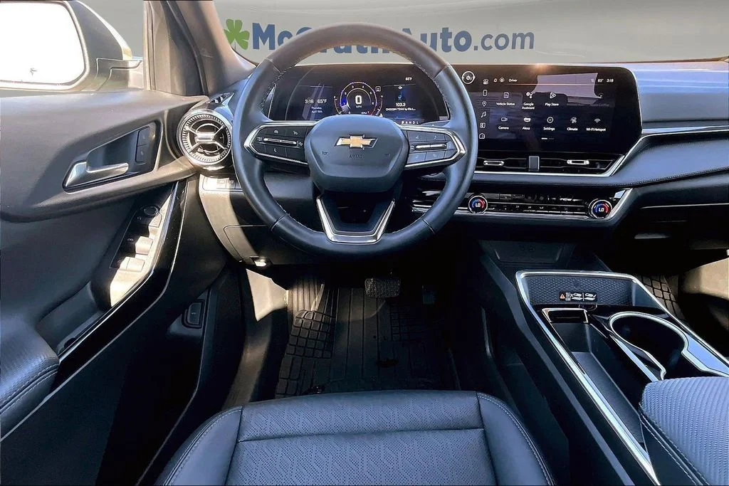 Used 2025 Green Chevrolet LT image 10