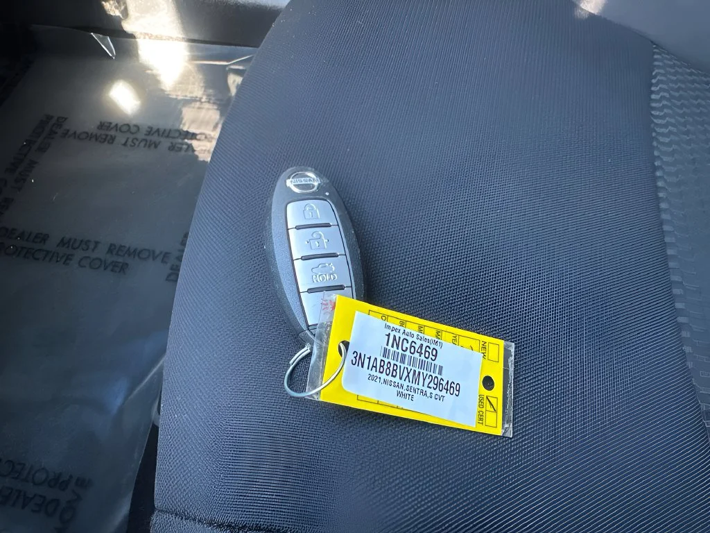 Used 2021 White Nissan S image 28