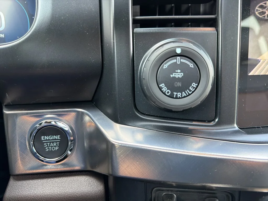 New 2026 Star White Metallic Tri-Coat Ford F-350® King Ranch® image 24