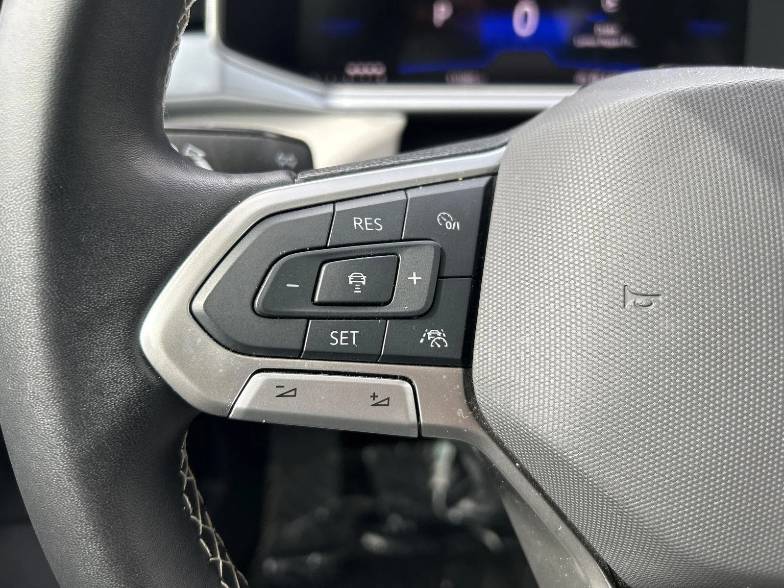 Certified Used 2025 GRAY Volkswagen SE image 24