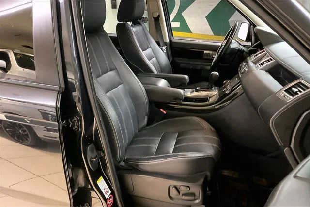 Used 2012 Black Land Rover HSE image 6