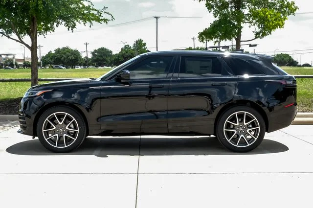 Certified Used 2025 Black Land Rover Dynamic SE image 15