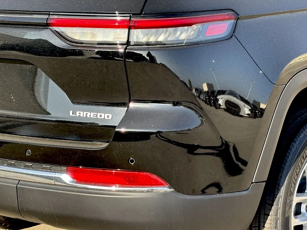 New 2026 Diamond Black Jeep Laredo X image 4