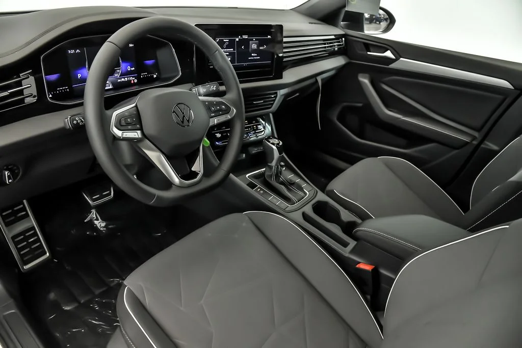 New 2026 White Volkswagen 1.5T Sport image 6