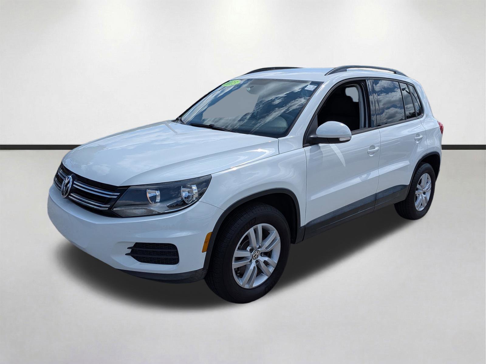 Used 2015 Pure White Volkswagen S image 8