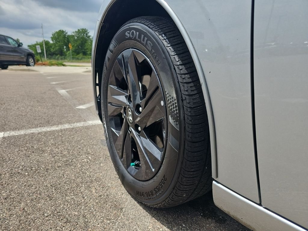 Certified Used 2023 Silver Hyundai SEL image 35