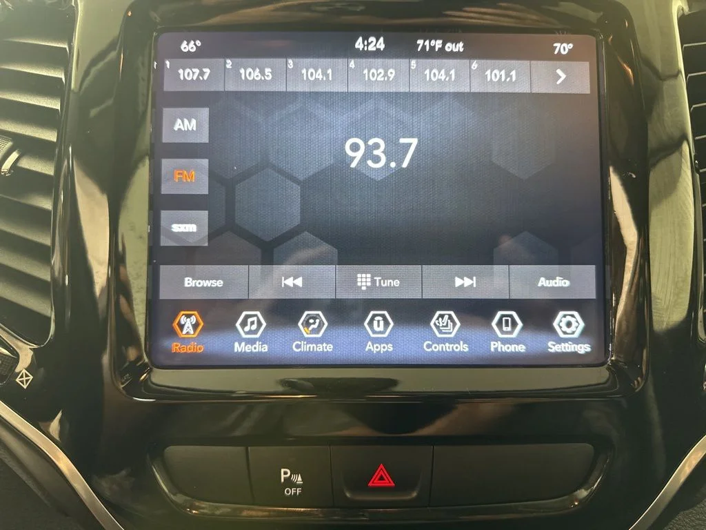 Used 2020 Red Jeep Limited image 21