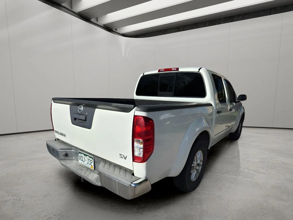 Used 2016 Glacier White Nissan SV image 5