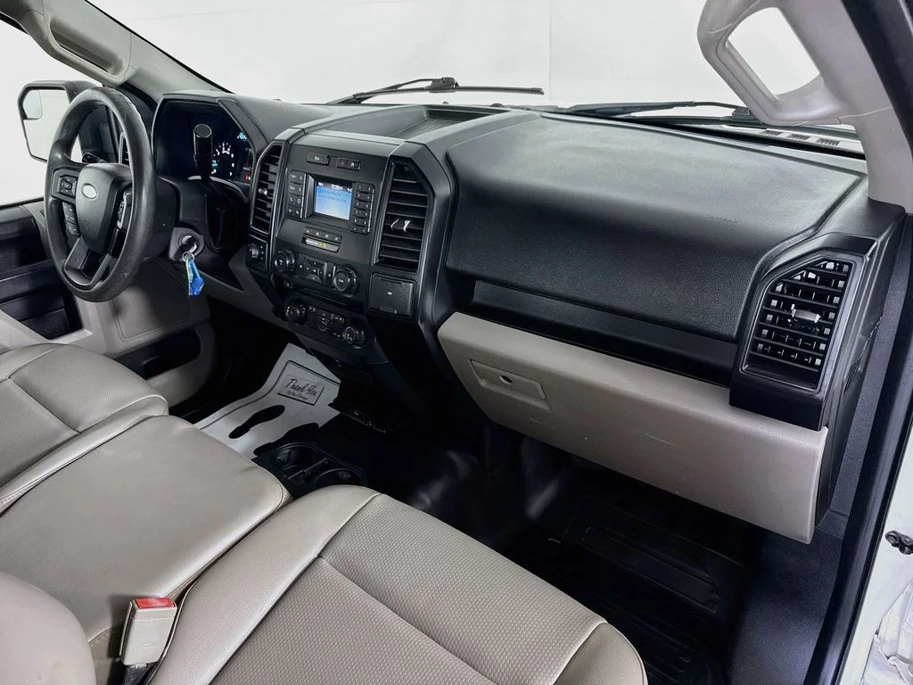 Used 2018 Oxford White Ford XL image 24