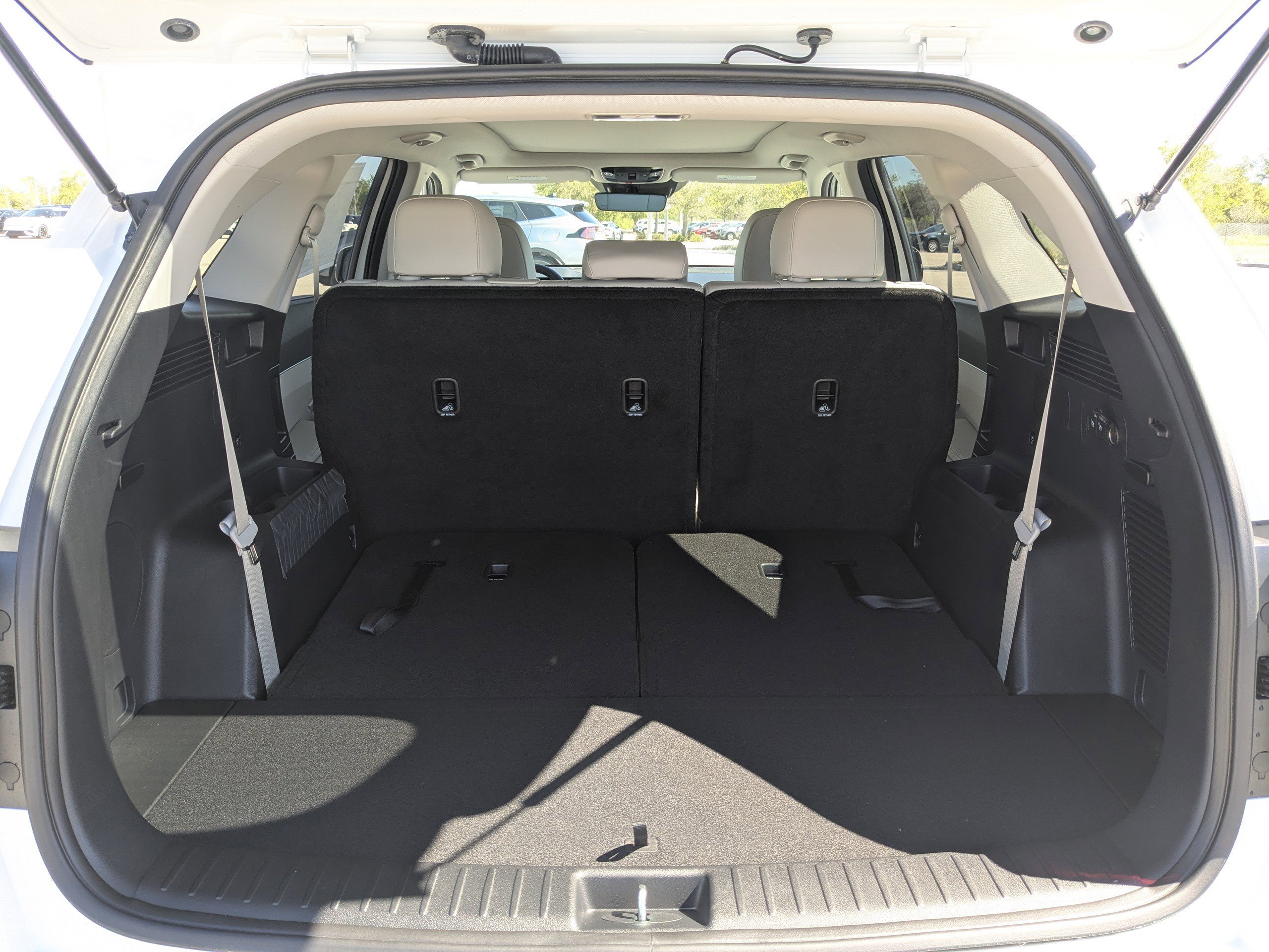 New 2026 Glacial White Pearl Kia S image 14