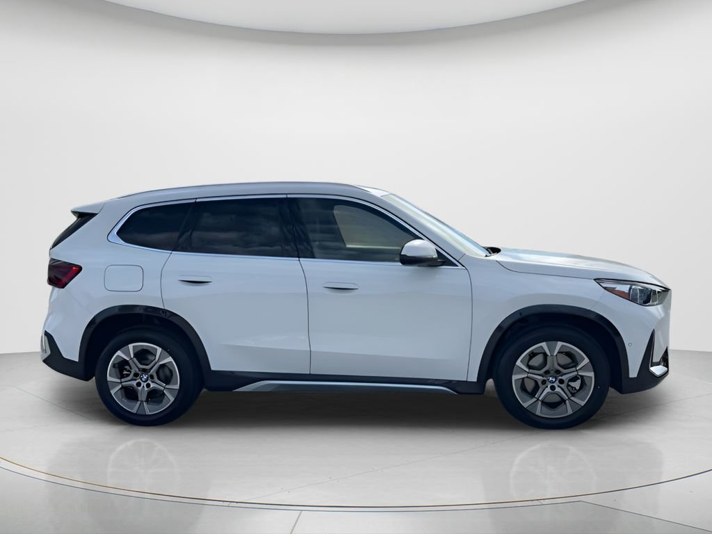 Certified Used 2026 Alpine White BMW xDrive28i image 9