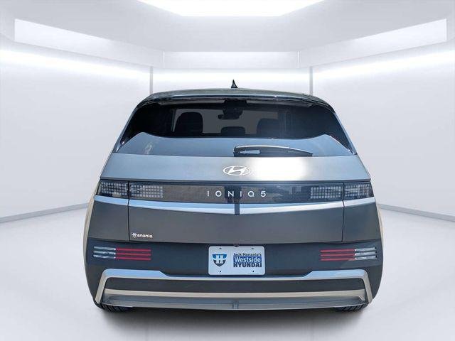 New 2026 Gray Hyundai SEL image 4