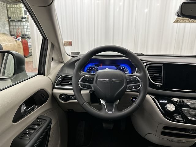 Used 2023 Gray Chrysler Touring L image 15