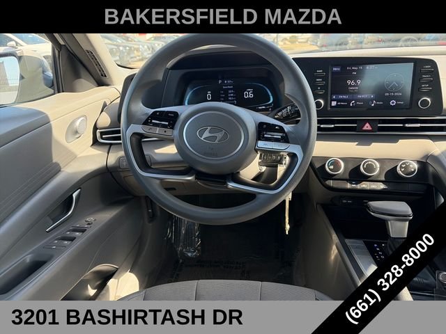 Used 2024 Silver Hyundai SE image 13