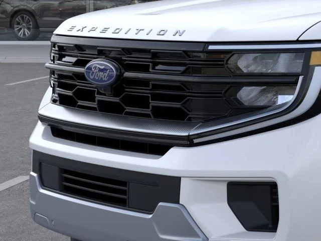 New 2026 Star White Metallic Tri-Coat Ford MAX Platinum® image 17
