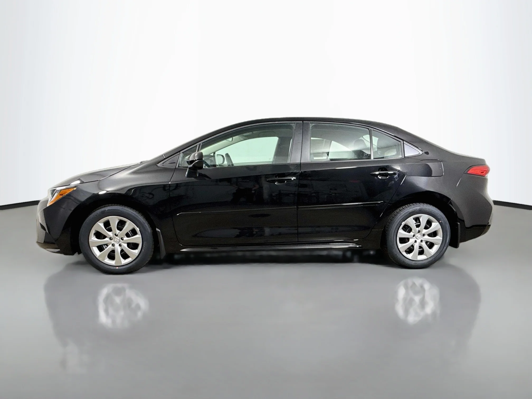 New 2027 Inked Toyota LE image 4