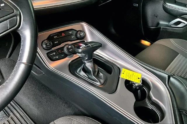 Used 2023 White Dodge SXT image 17