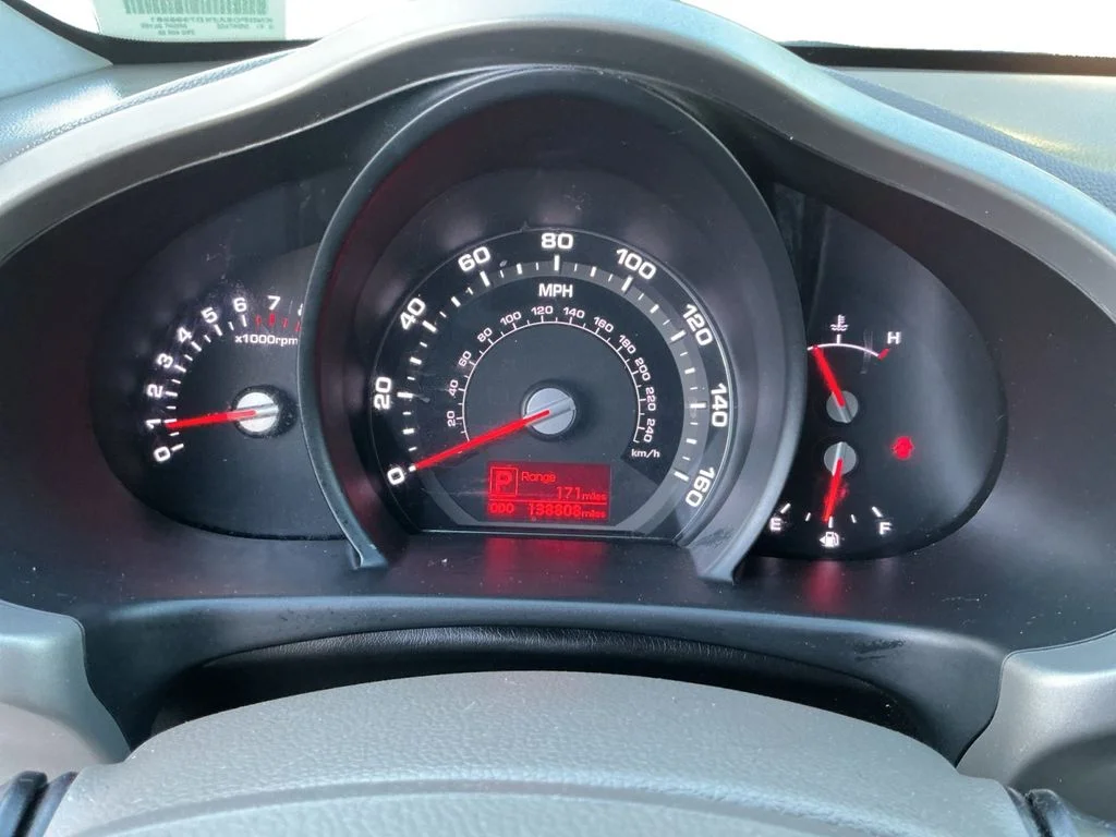 Used 2013 Silver Kia EX image 13