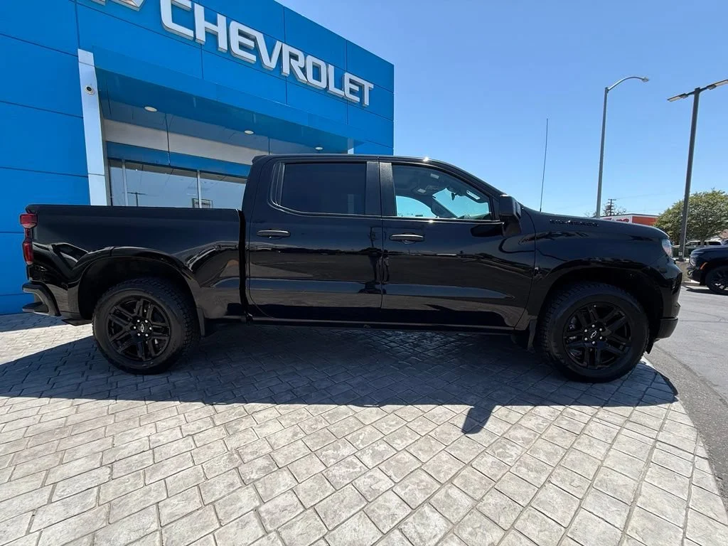 Used 2024 Black Chevrolet Custom image 7