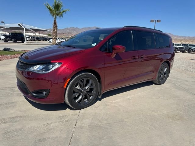 2018 Chrysler Pacifica Touring Plus's photo